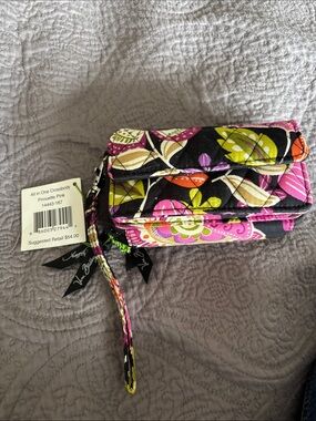 Vera Bradley Quilted Crossbody Wallet in Black Floral Multicolor